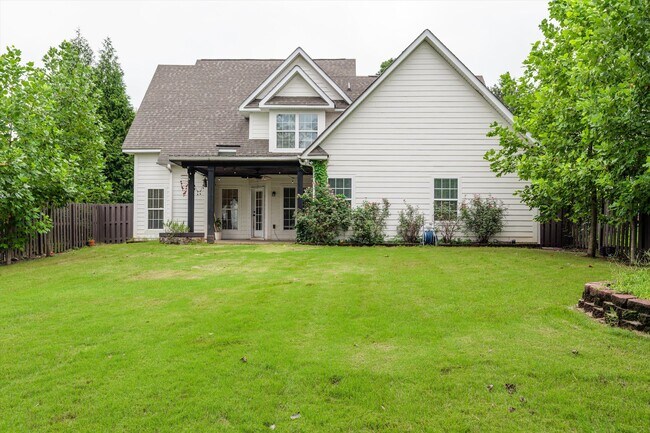 Building Photo - 4117 Chastain Dr
