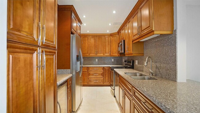 Building Photo - 4250 Galt Ocean Dr