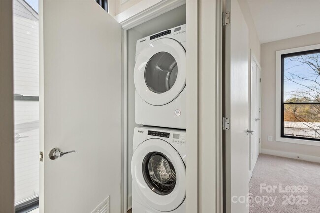 Building Photo - 4528 Radler Ct