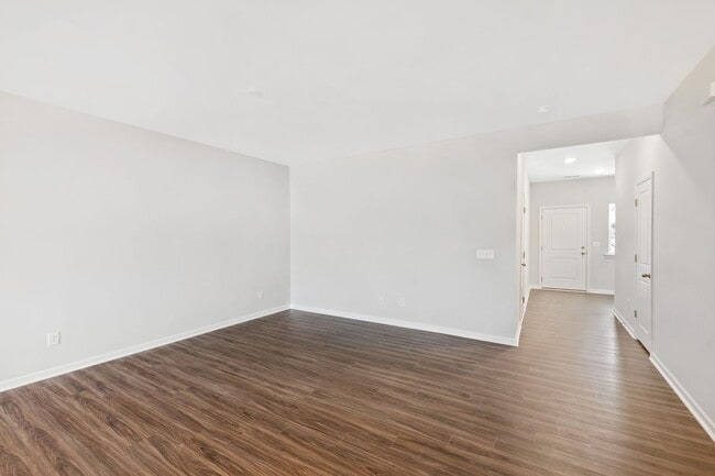 Building Photo - Luxurious 3-Bedroom Townhome Living in the...