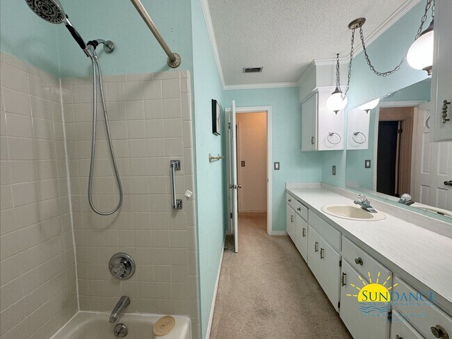 Building Photo - Stunning 3 Bedroom Home in Shalimar with In-ground Pool!