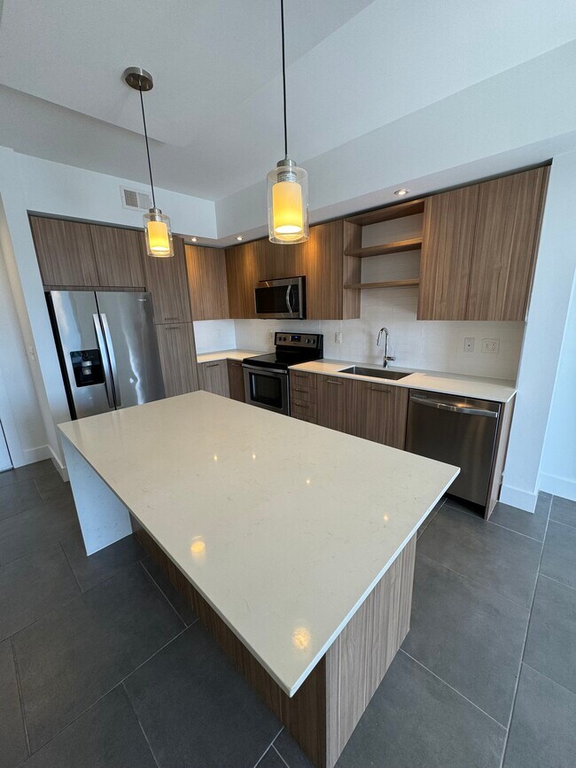 KITCHEN - 119 NE 20th St