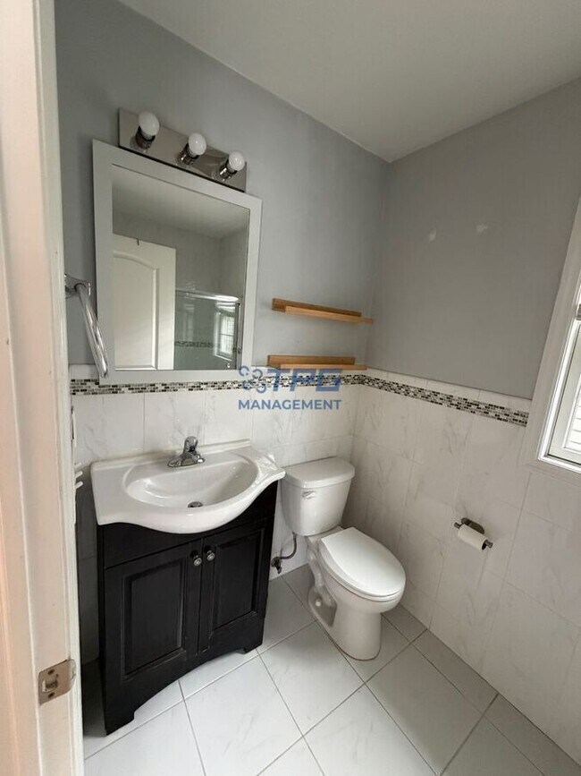 Building Photo - 131 Bergen St