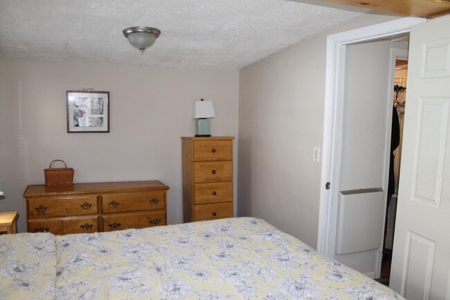 Building Photo - 192 Manchester St