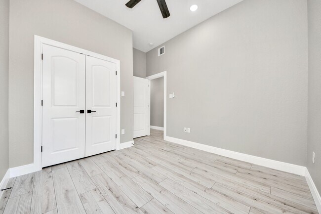 Building Photo - 7815 Joy St