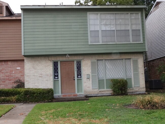 Building Photo - 5522 Deep Forest Dr