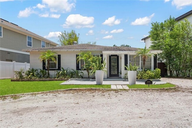 Building Photo - 3606 W Royal Palm Cir