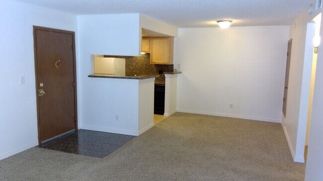 Building Photo - Condo for rent - Aurora CO 80017 - 1bd 1 ba, just minutes away from Buckley AFB
