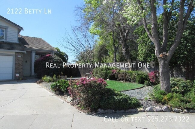 Building Photo - 2122 Betty Ln