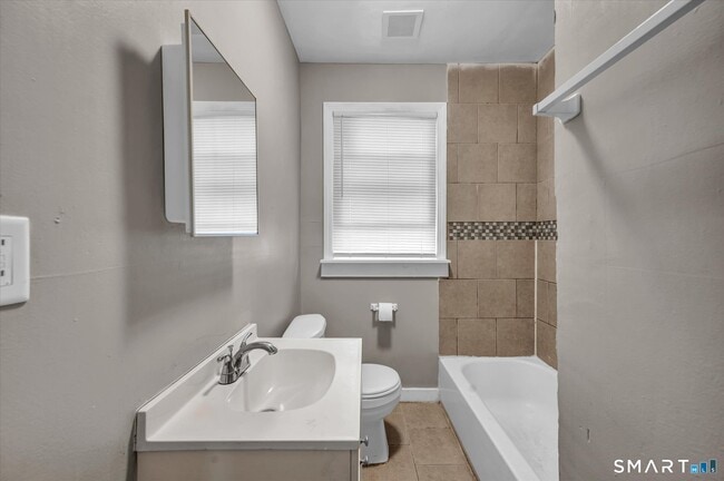 Building Photo - 80 Shepard St