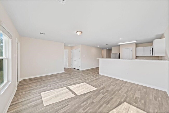 Building Photo - 103 Bering Dr