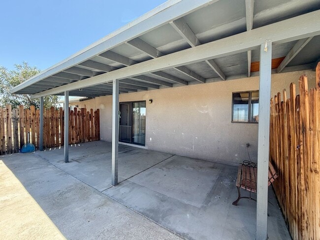 Building Photo - 75136 Cottonwood Dr