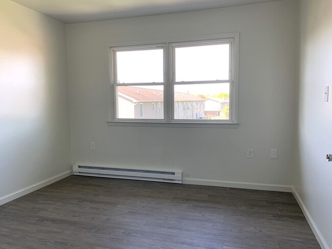 Building Photo - Newly renovated, affordable, 3 bed/1 bath ...