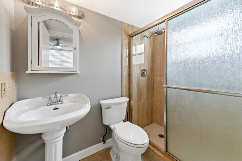 Building Photo - 3910 Crystal Lake Dr