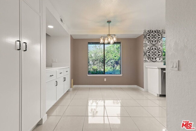 Building Photo - 6501 Bradley Pl