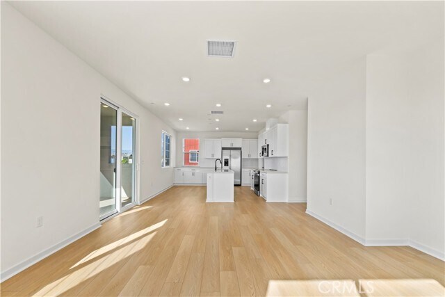 Building Photo - 12985 Royale Dr