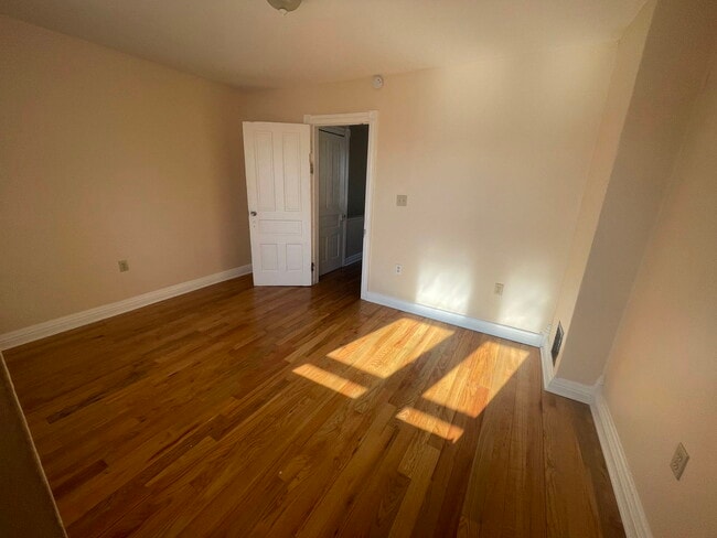 Building Photo - 609 N Ninth St