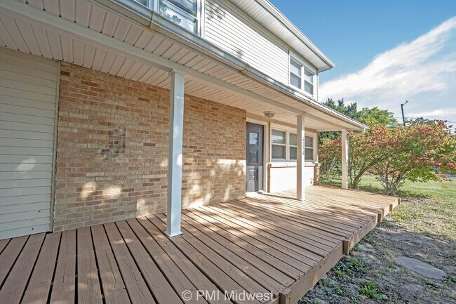 Building Photo - 6276 Eastgate Ave