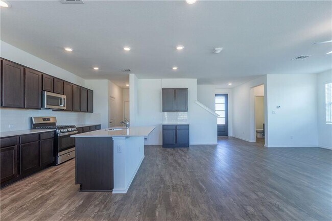 Building Photo - 412 Montauk Loop