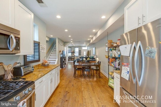 Building Photo - 604 Harvard St NW