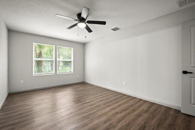 Building Photo - 1594 W 22nd St