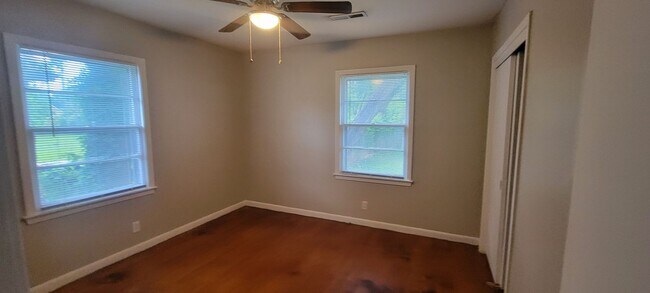 Building Photo - 3 Bedroom 2 Bathroom SW Huntsville