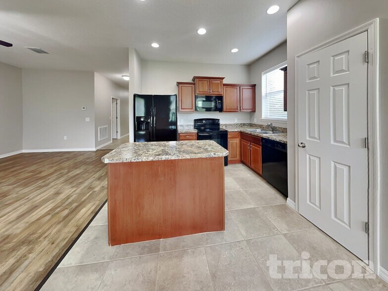 Building Photo - 158 Blackstone Creek Rd