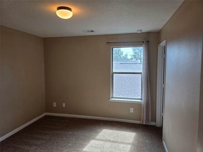 Building Photo - 19510 Dunlay Springs Dr