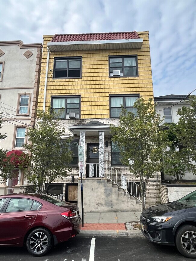 Building Photo - 169 20th St
