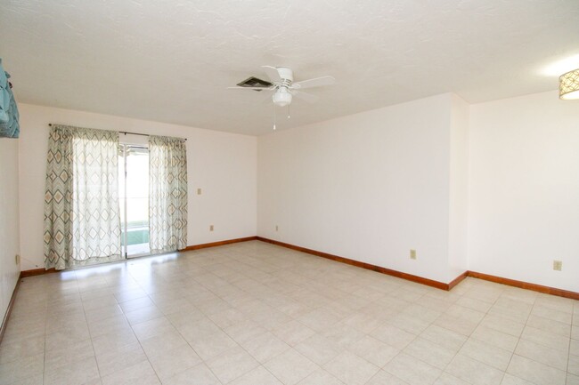 Building Photo - ** 2/2 HOME IN NAPLES PARK UNFURNISHED ** ...