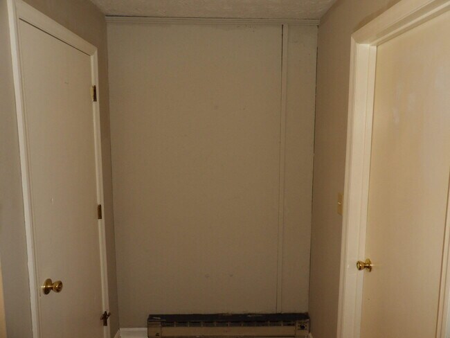Building Photo - 65 Ashwood Ct