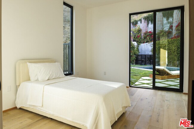 Building Photo - 3755 Camino de la Cumbre