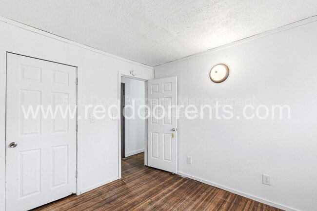 Building Photo - 408 N Oakland Ave