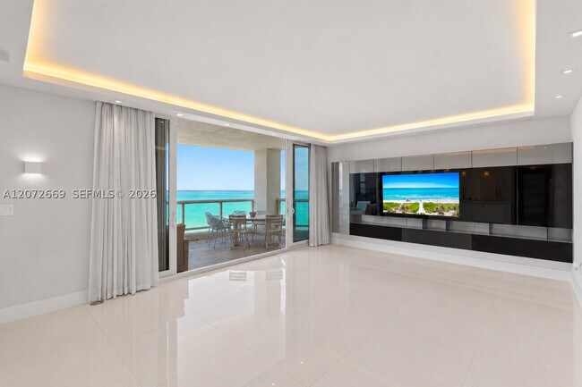 Building Photo - 4201 Collins Ave