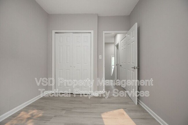 Building Photo - 9911 Olivet Ave