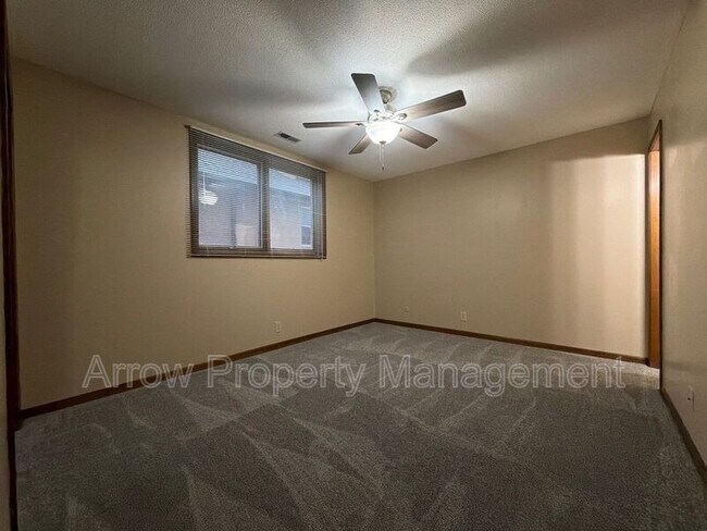 Building Photo - 3831 S 46th St