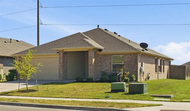 Building Photo - 600 Marimoor Dr