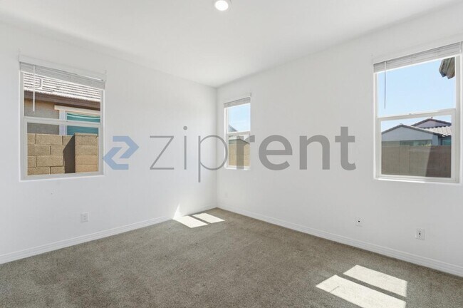 Building Photo - 9219 W Sells Dr