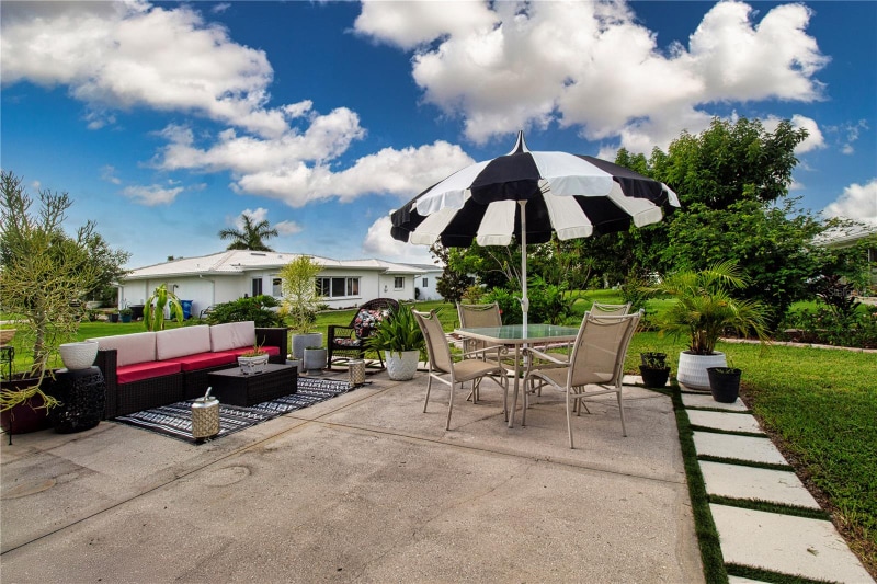 Building Photo - 3906 Chinaberry Rd