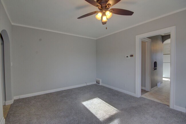 Building Photo - Charming 2 bed bungalow