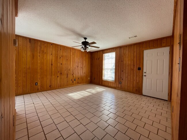 Living Space - 268 Flowers Ln