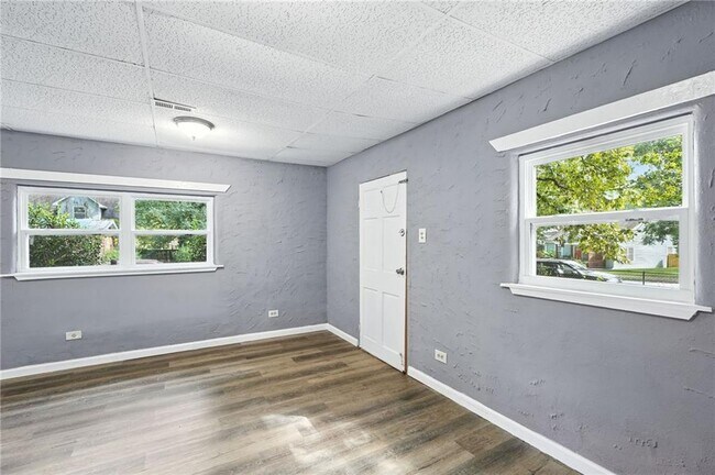 Building Photo - 1527 Langston Ave SW