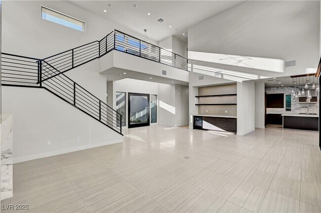 Building Photo - 68 Grey Feather Dr