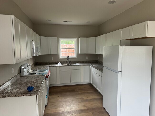 Building Photo - 619 Mayes Ln