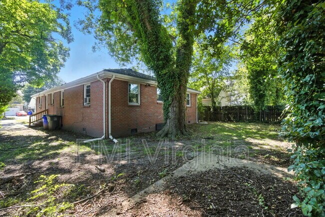 Building Photo - 3237 Verdun Ave