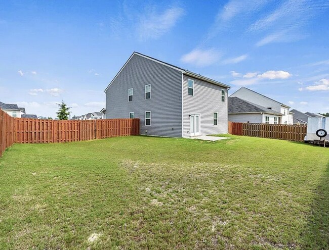 Building Photo - Community Pool