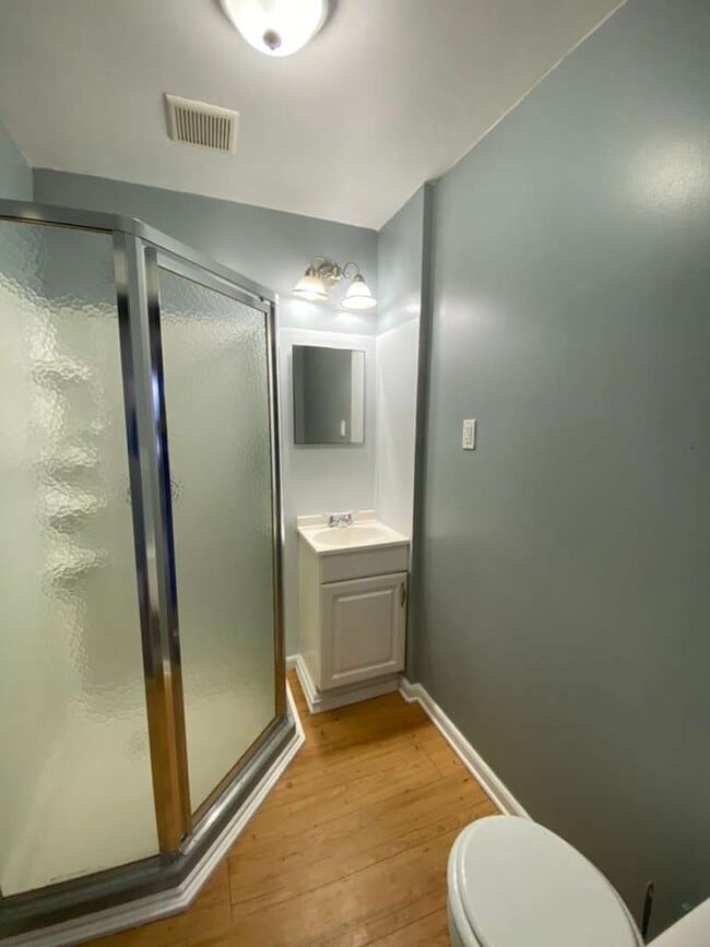 Building Photo - Don’t miss out on this affordable opportunity in Elyria! Schedule your tour today!