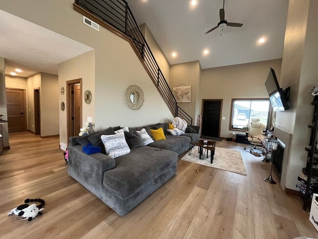 Building Photo - 5548 W Colonial Ct