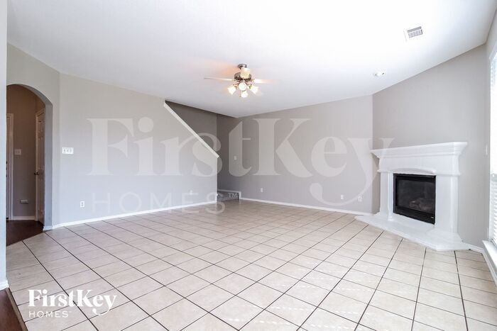 Building Photo - 2120 Haylee Dr