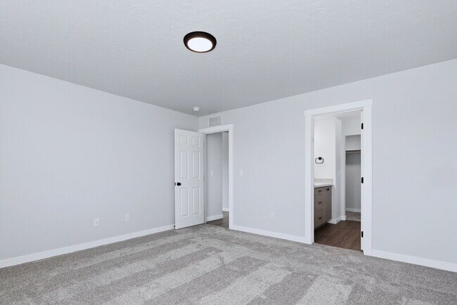 Building Photo - 9093 W Camellia St